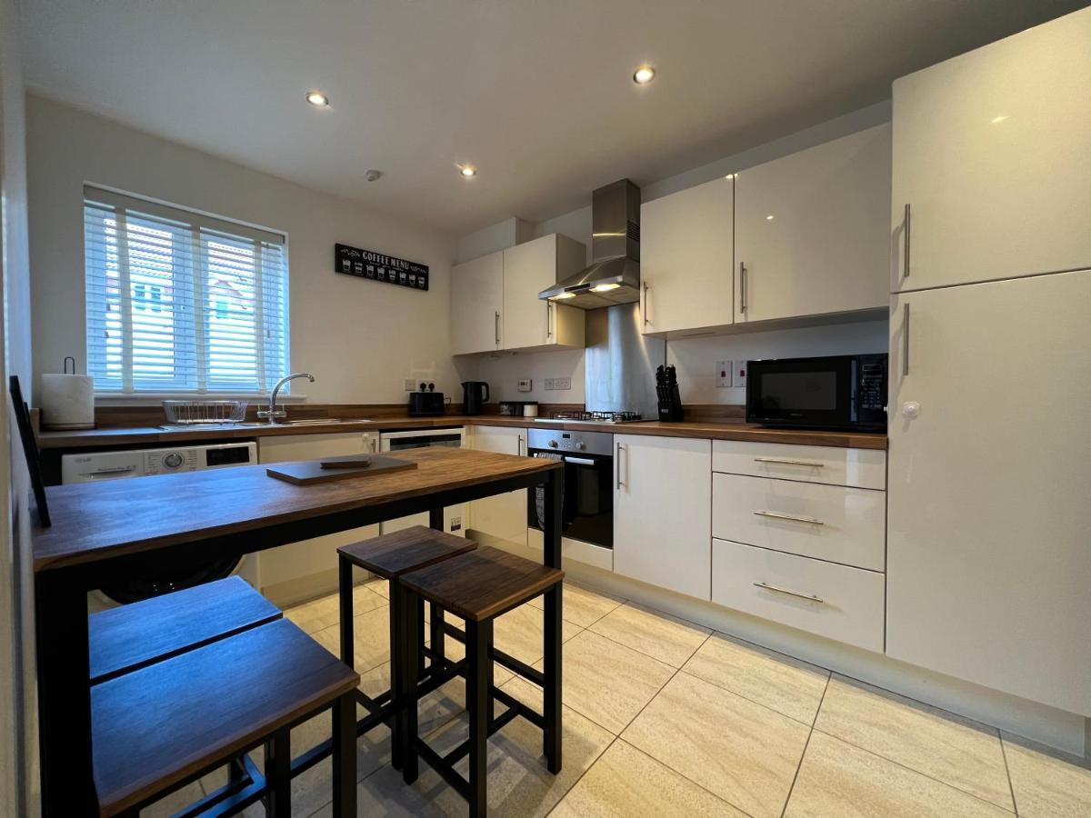 The Belfry 3 Bedrooms 2 Bathrooms Contractors & Family Higham Ferrers Dış mekan fotoğraf